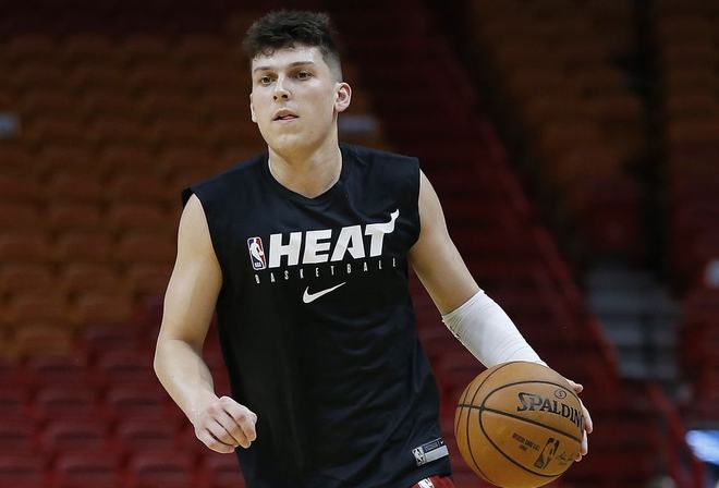 包含清晨多伦多猛龙备战欧篮联,主帅复盘细节曝光,信心回归,心理建设被强调的词条 包含清晨多伦多猛龙备战欧篮联,主帅复盘细节曝光,信心回归,心理建设被强调的词条