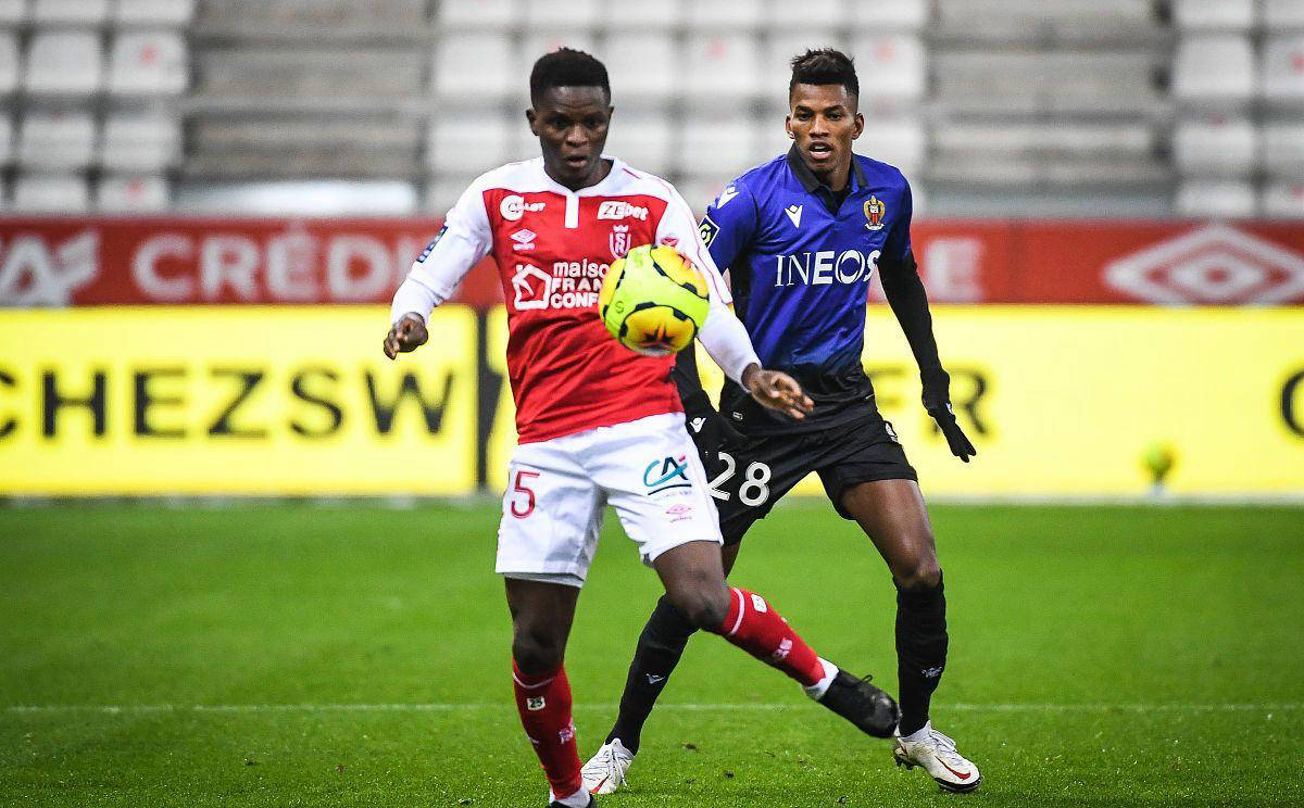 包含从布莱顿围绕NBA季后赛篮板制胜到梅西与70激战西班牙队分钟，法兰克福迎法国杯关键赛的词条